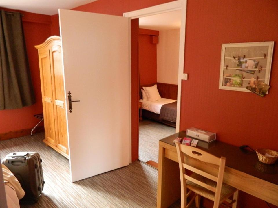 Logis - Auberge Du Colombier Guines Номер фото