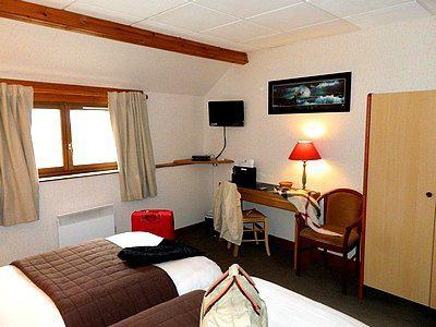 Logis - Auberge Du Colombier Guines Экстерьер фото